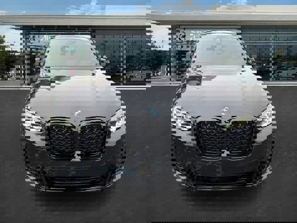 Certified 2023 BMW X4 xDrive30i w/ M Sport Package image 4