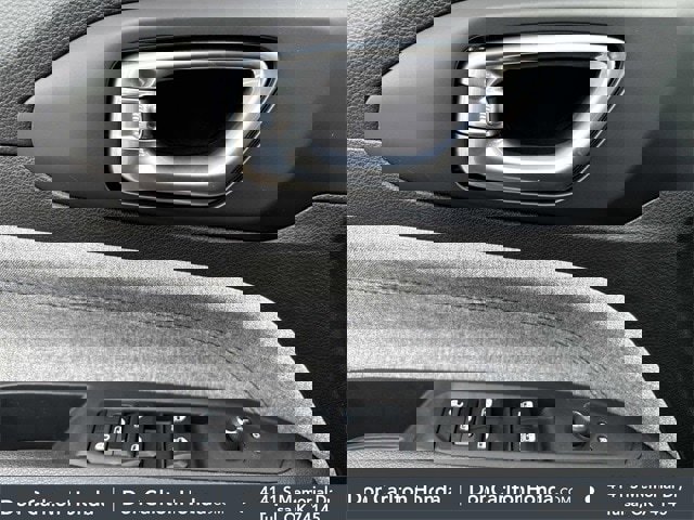 Used 2024 Jeep Compass Latitude image 11