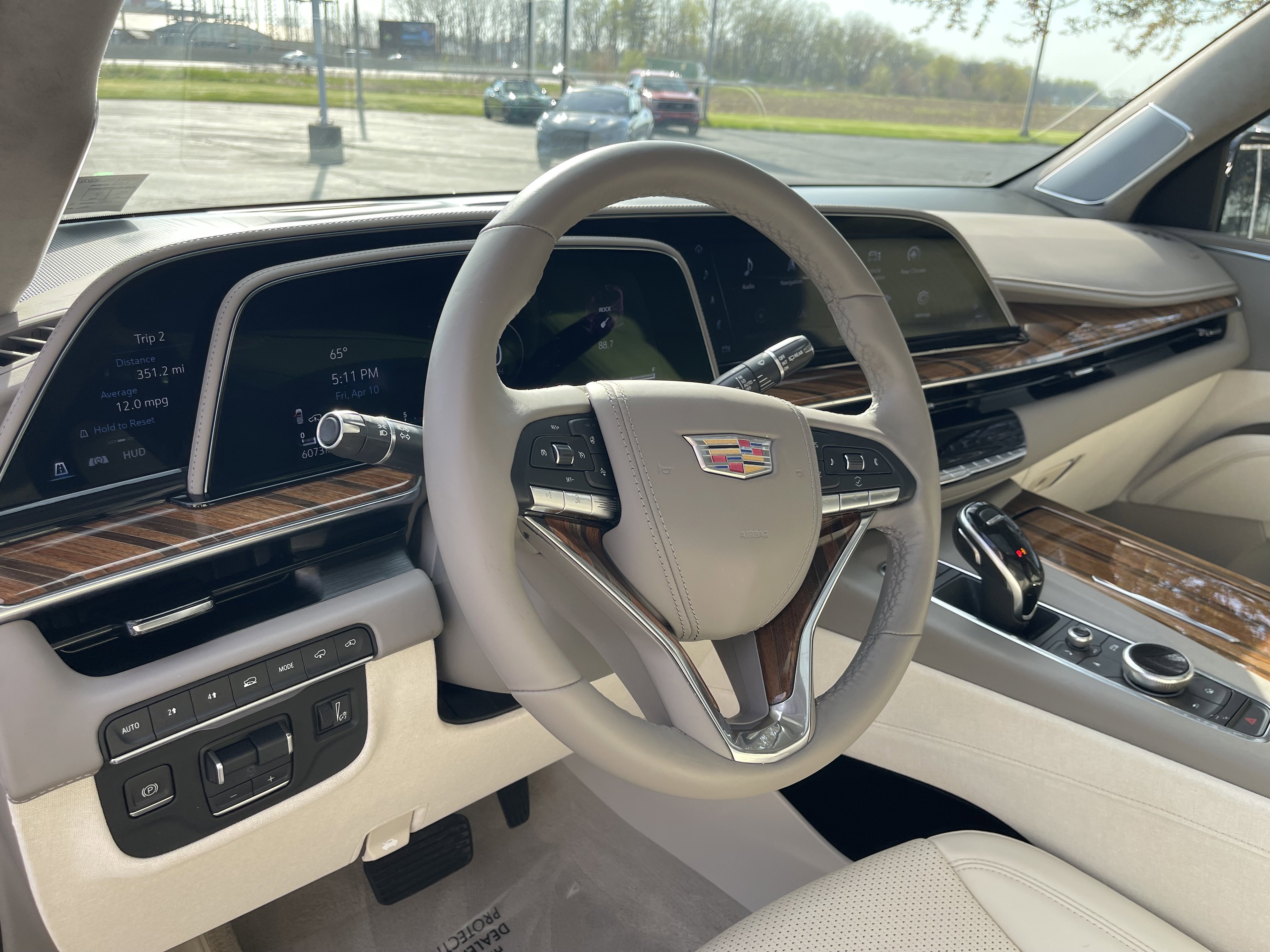 Used 2021 Cadillac Escalade Premium Luxury Platinum image 11