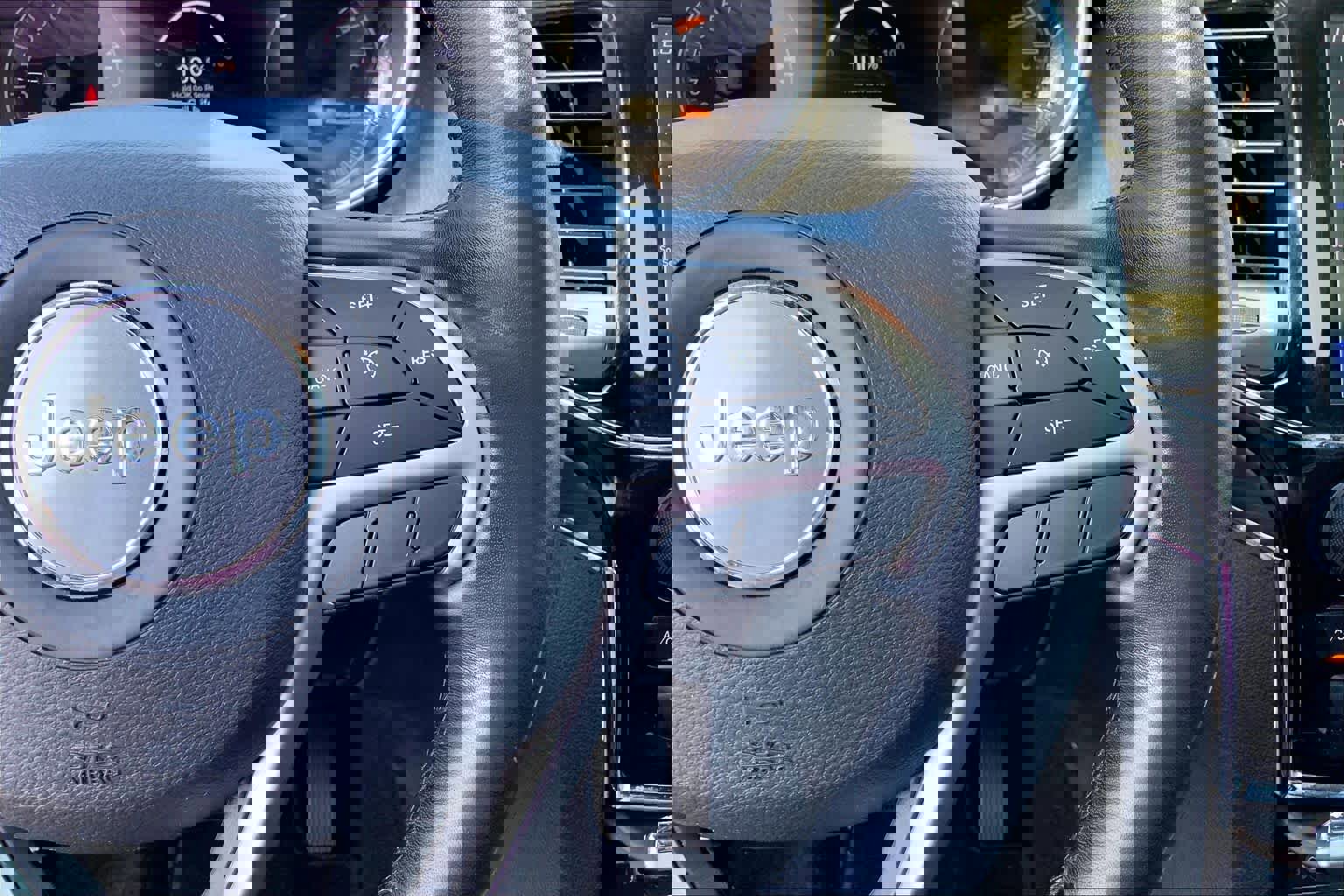 Used 2020 Jeep Grand Cherokee Limited image 25