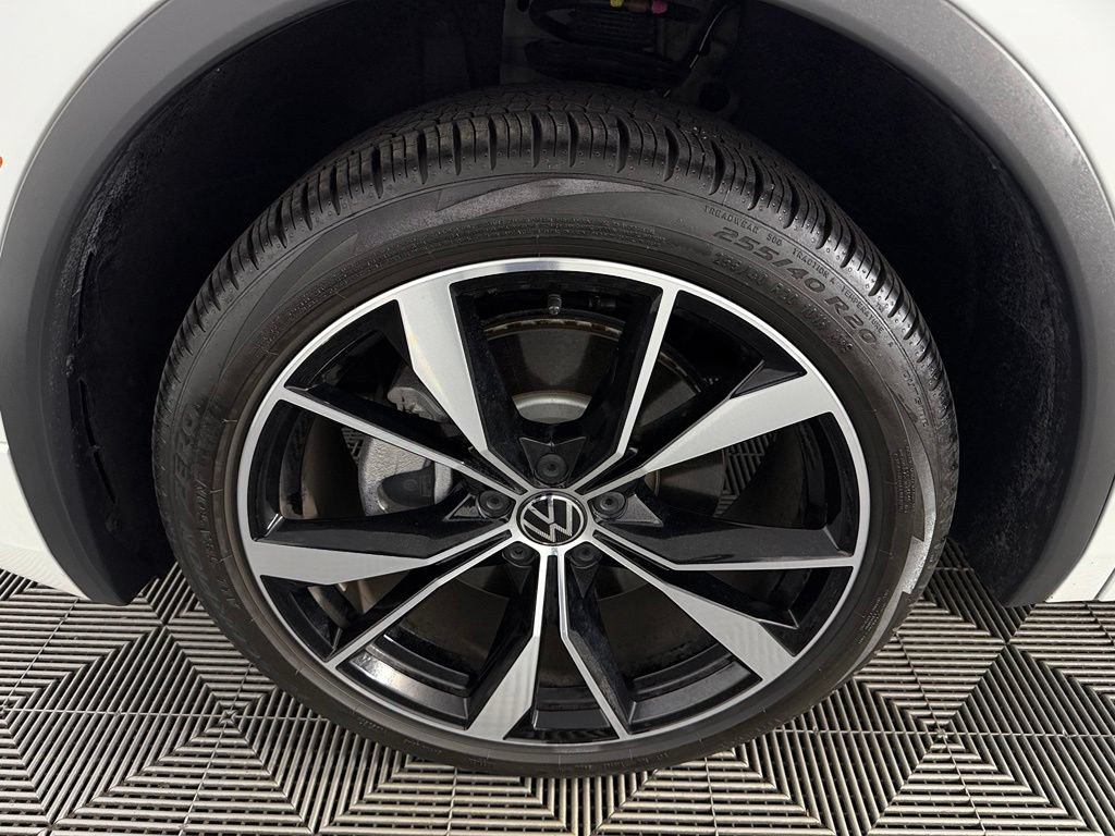 Used 2023 Volkswagen Tiguan SEL R-Line AWD/4WD image 12