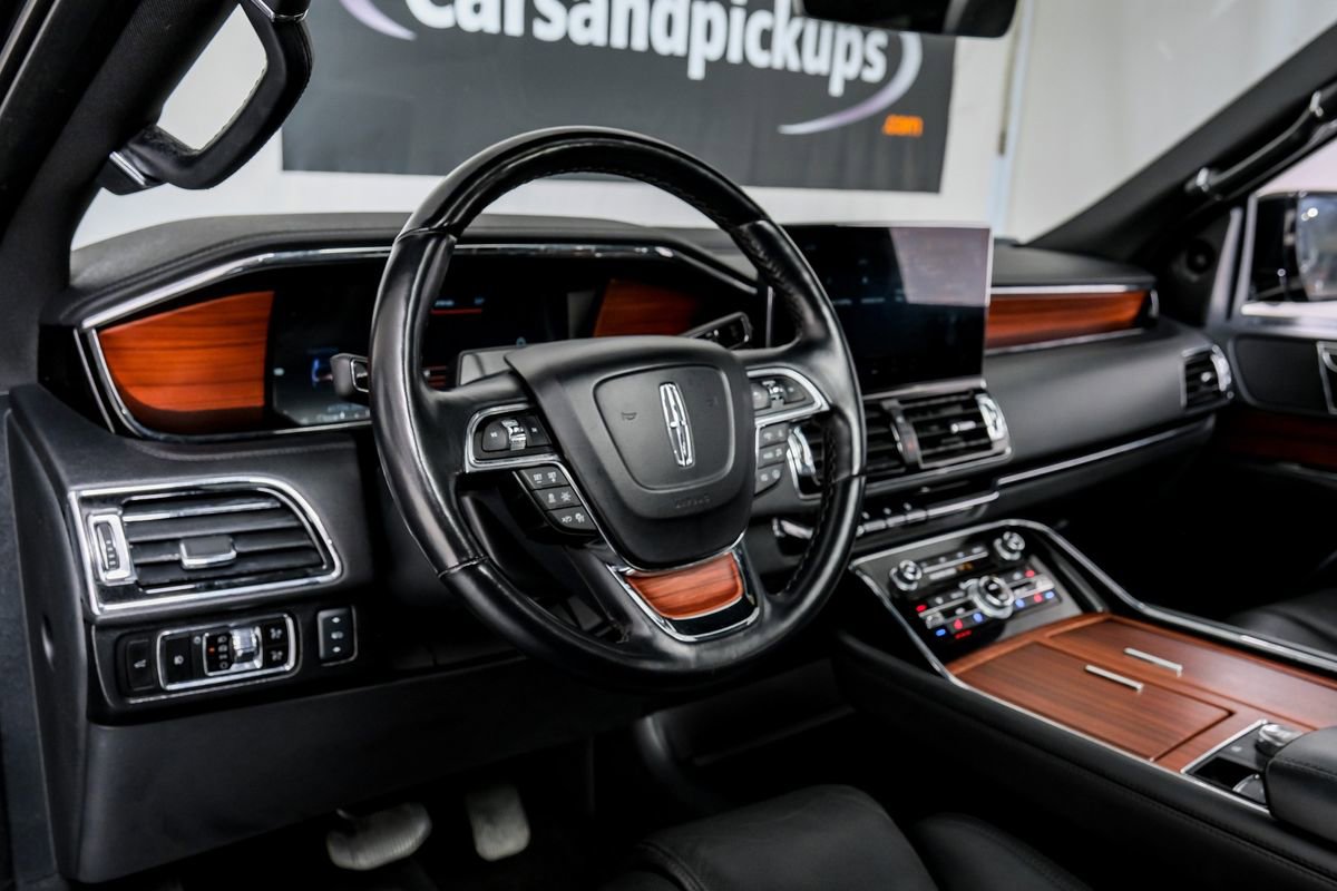 Used 2024 Lincoln Navigator Reserve image 10