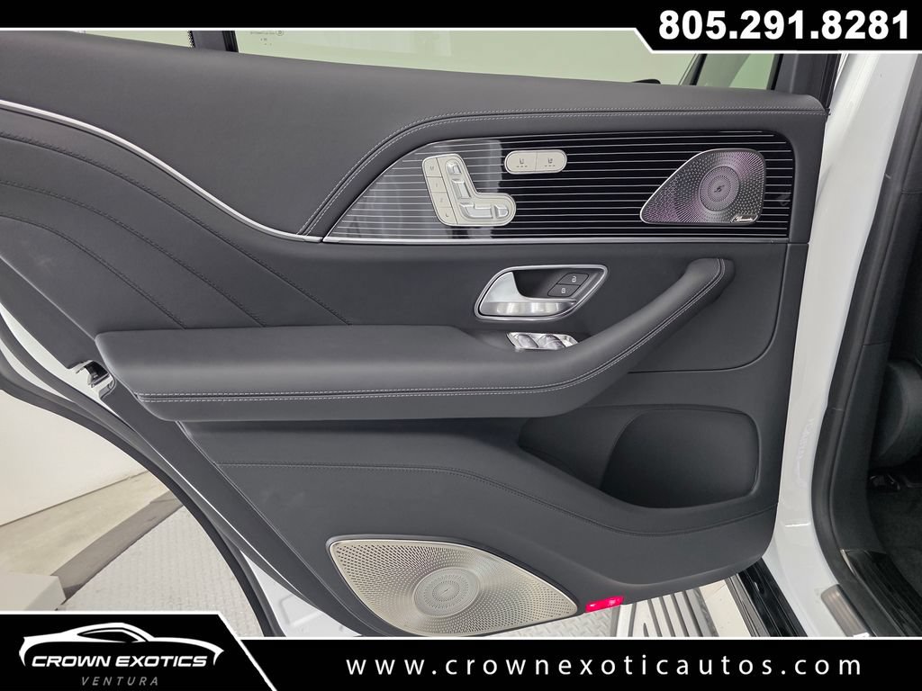 Used 2026 Mercedes-Benz Maybach GLS 600 4MATIC image 31