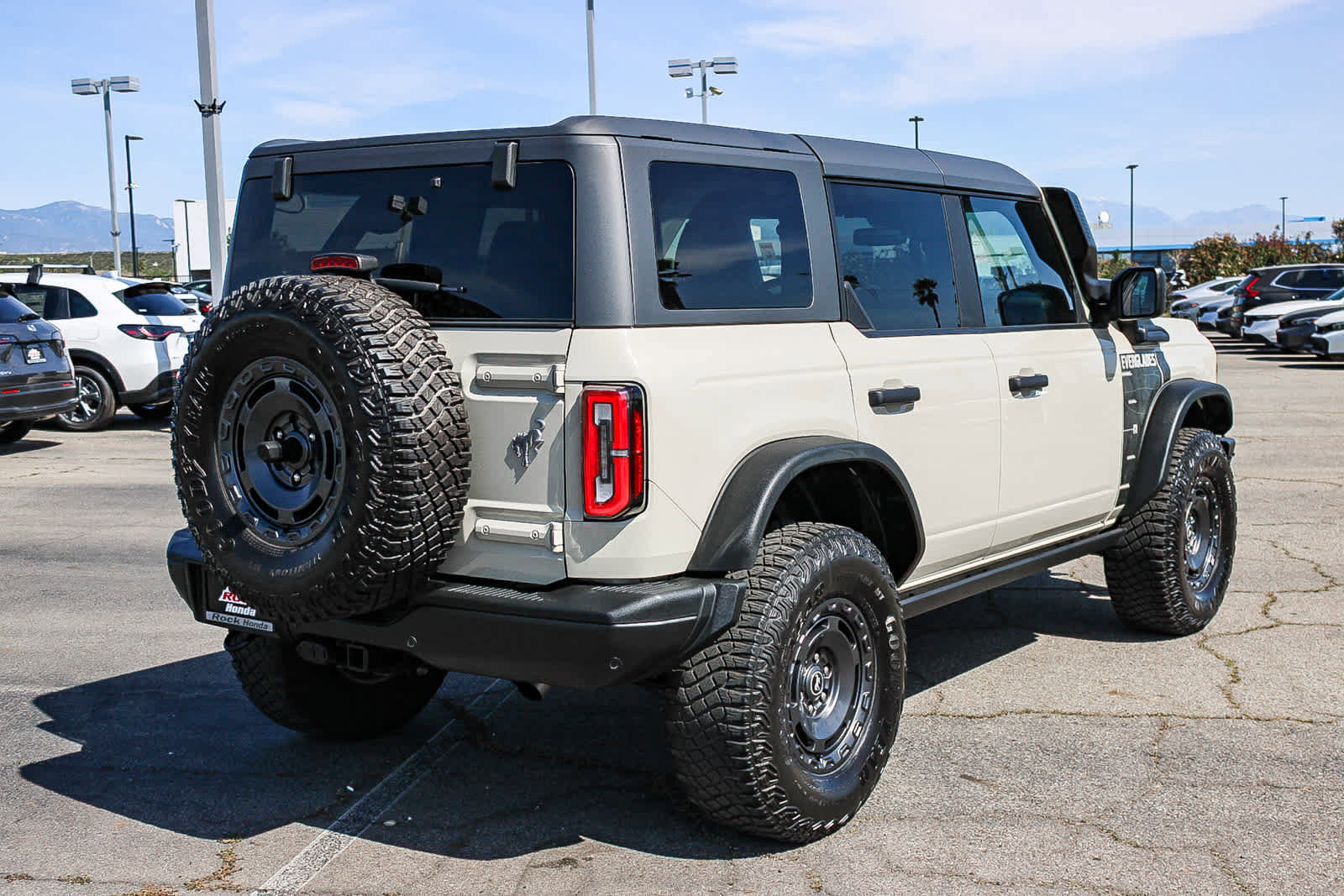 Used 2022 Ford Bronco Everglades image 4