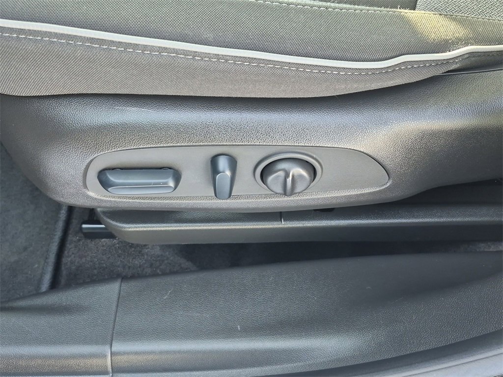 Used 2023 Chevrolet TrailBlazer LT w/ Convenience Package image 19