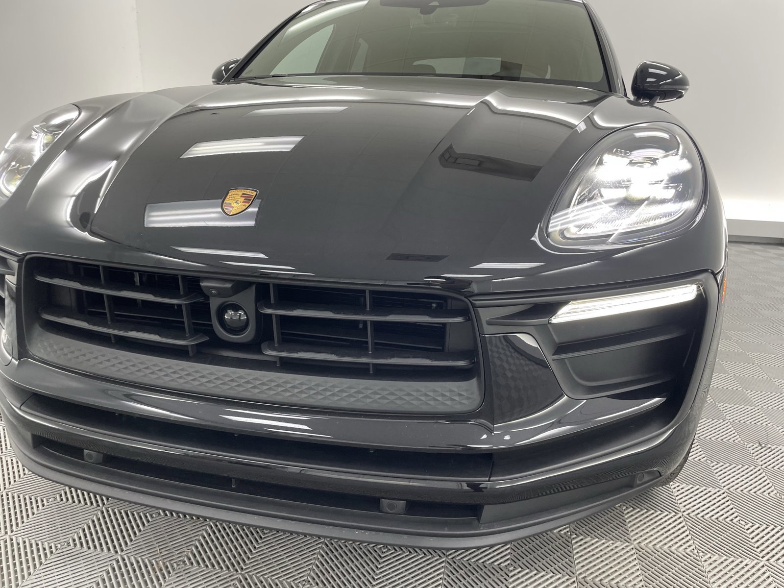 Certified 2026 Porsche Macan Turbo image 28