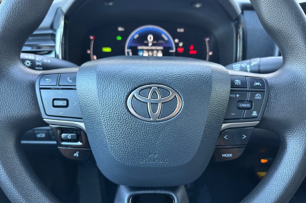 Used 2026 Toyota Camry LE FWD image 21