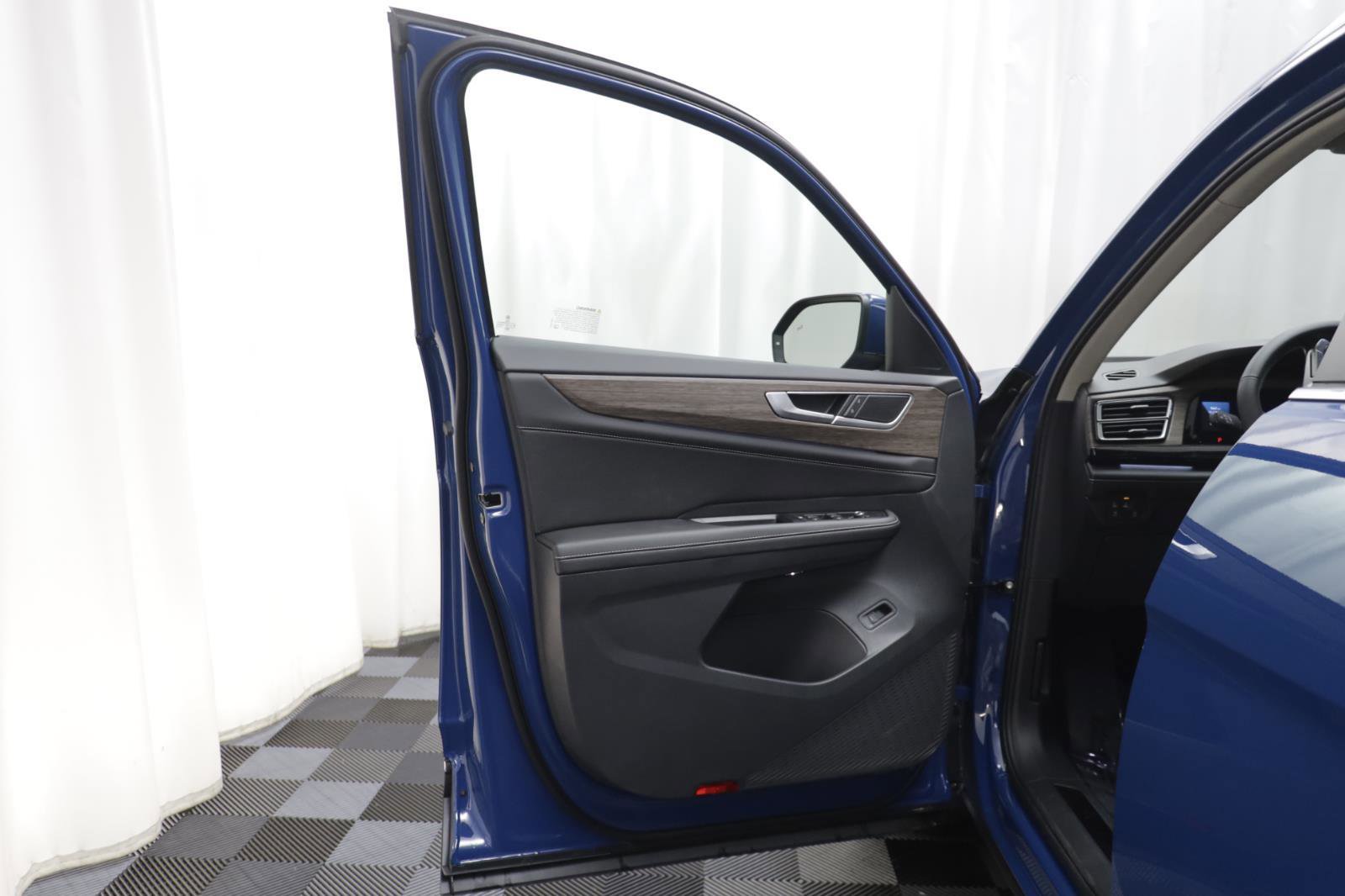 New 2026 Volkswagen Atlas SEL image 4