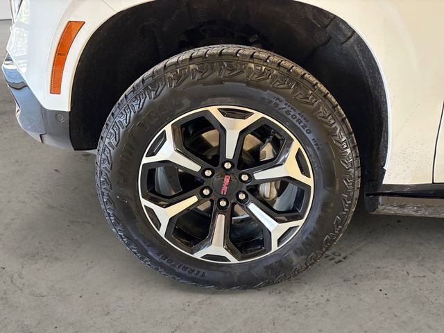 Used 2025 GMC Yukon AT4 w/ AT4 Premium Package image 15