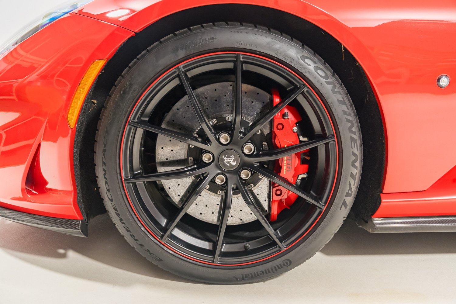 Used 2018 Ferrari 812 Superfast RWD image 12