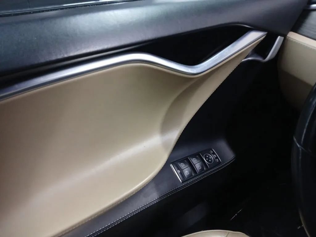 Used 2016 Tesla Model S 85D AWD/4WD image 17