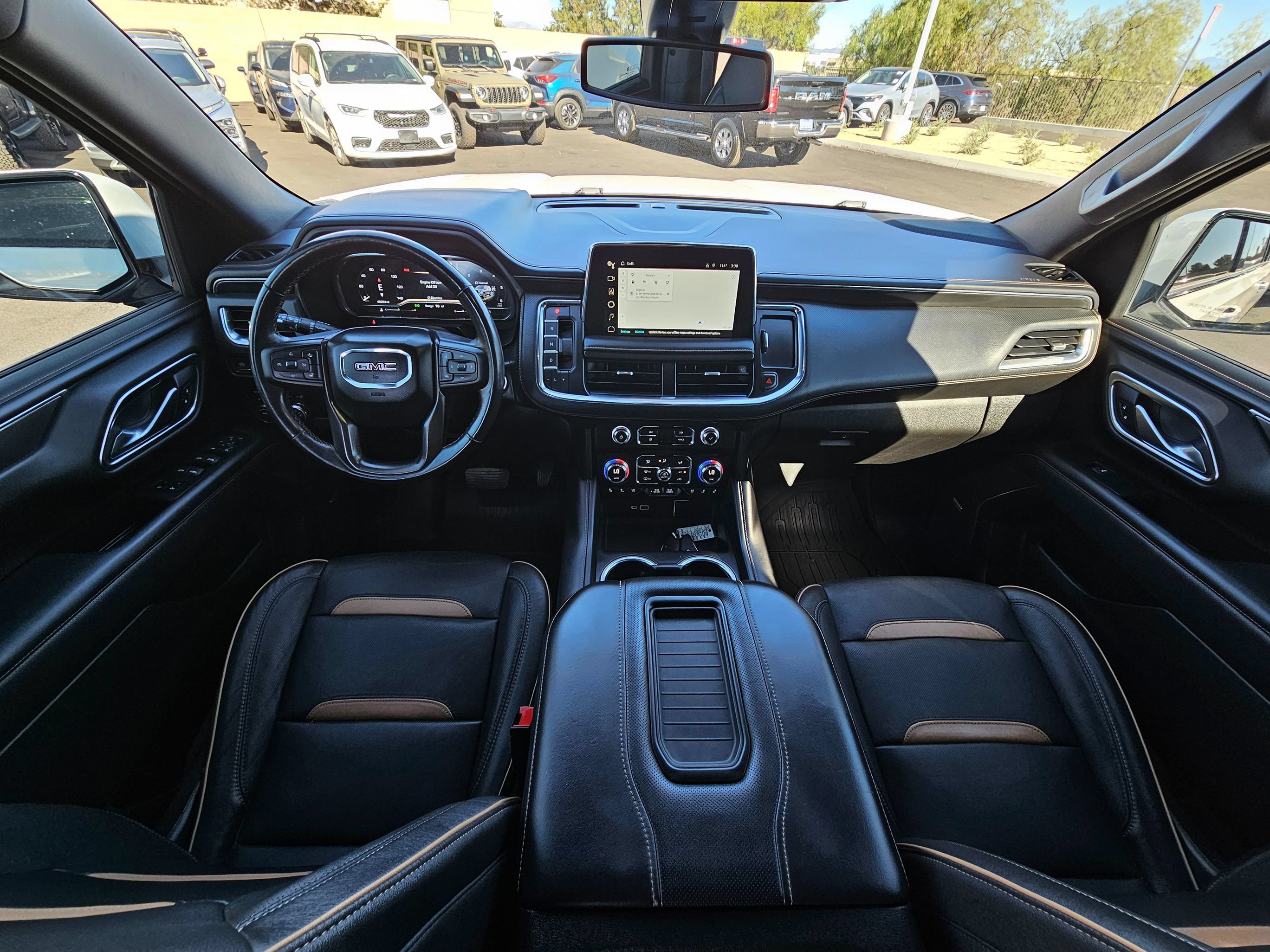 Used 2022 GMC Yukon XL AT4 w/ Technology Package AWD/4WD image 31