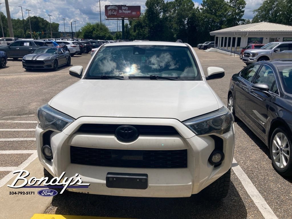Used 2020 Toyota 4Runner SR5 AWD/4WD image 3