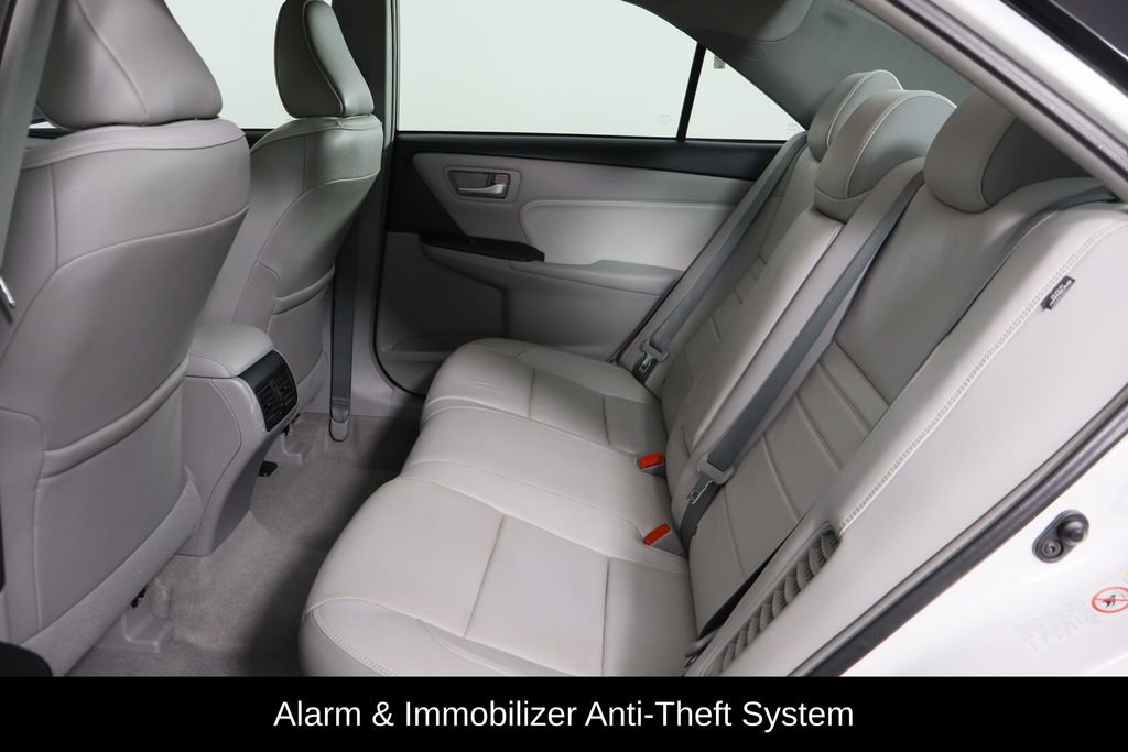 Used 2015 Toyota Camry XLE w/ Moonroof Package image 16