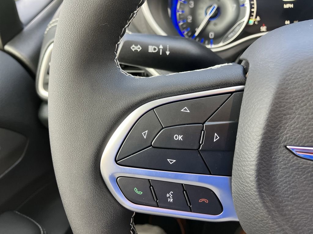 New 2026 Chrysler Pacifica Select image 16