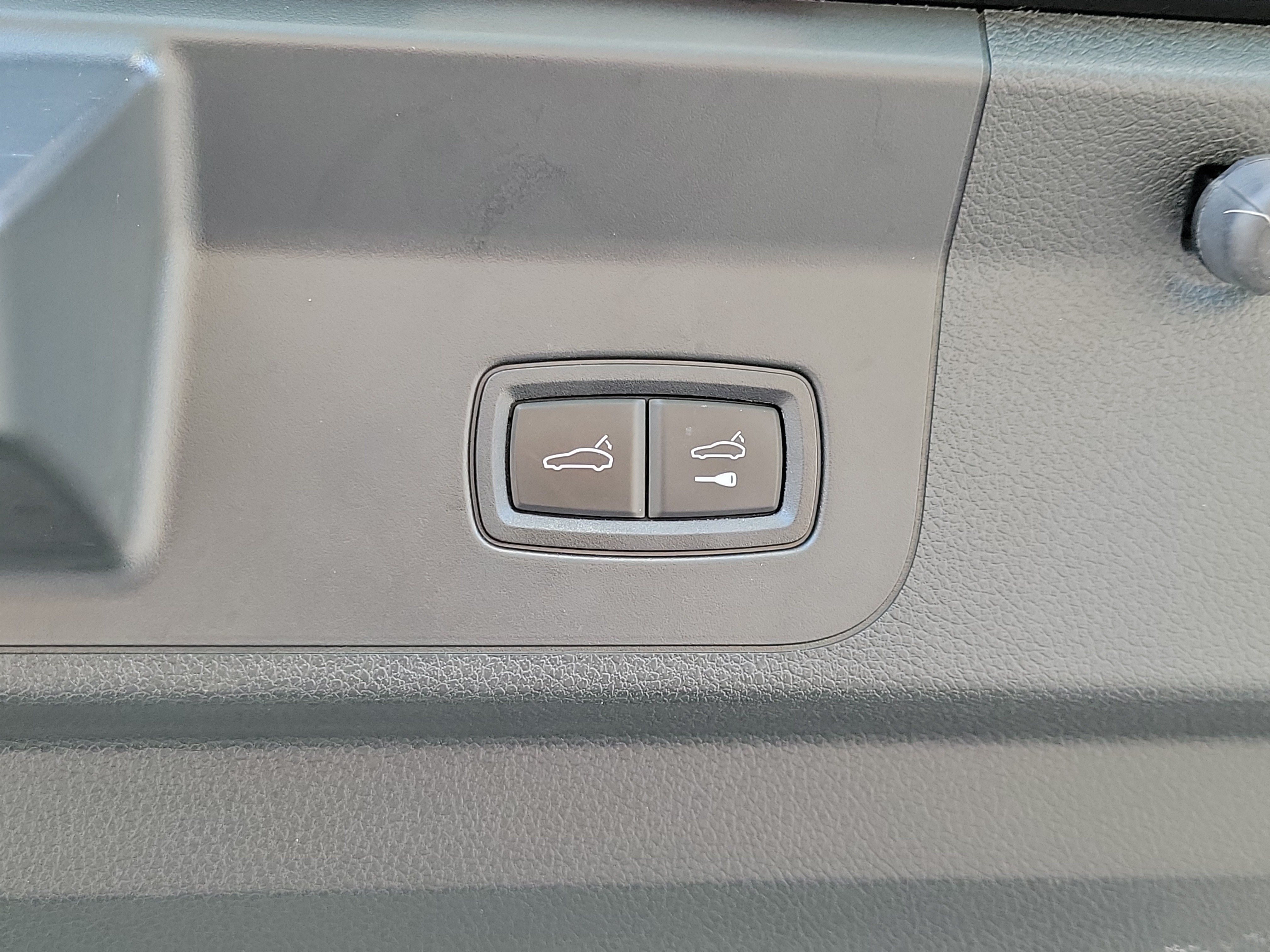 Used 2023 Porsche Panamera 4 AWD/4WD image 6