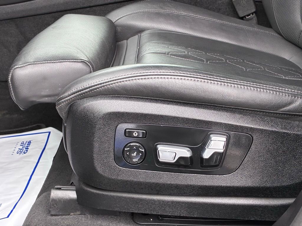 Used 2024 BMW X7 xDrive40i w/ Premium Package AWD/4WD image 31