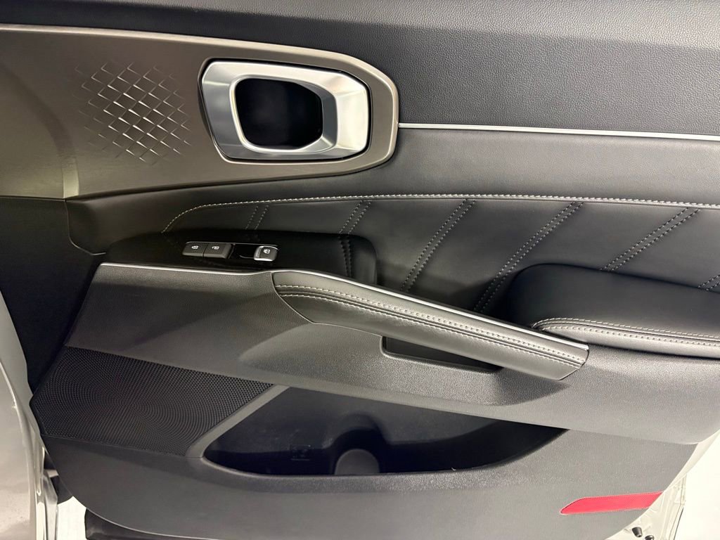 Used 2022 Kia Sorento SX image 12