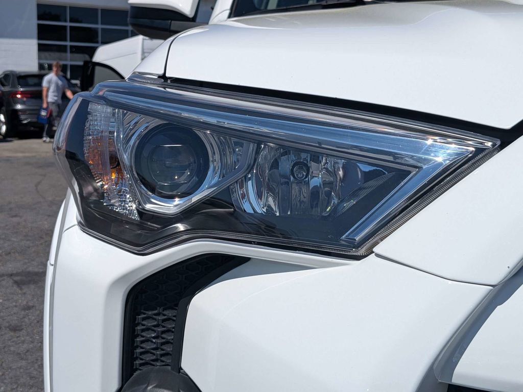 Used 2023 Toyota 4Runner TRD Off-Road image 9