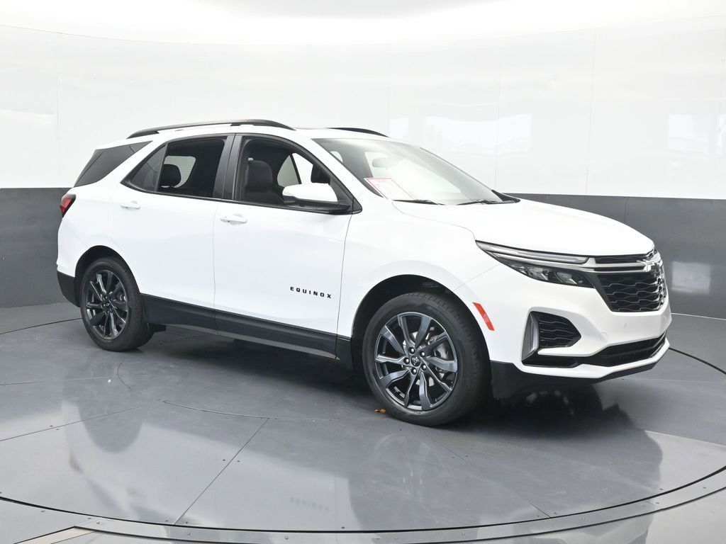 Used 2022 Chevrolet Equinox RS w/ Infotainment Package image 8