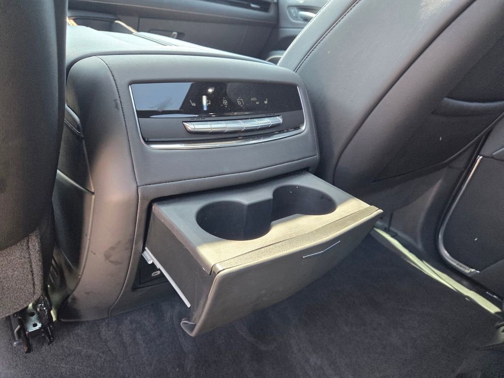 Used 2023 Cadillac Escalade Premium Luxury image 8