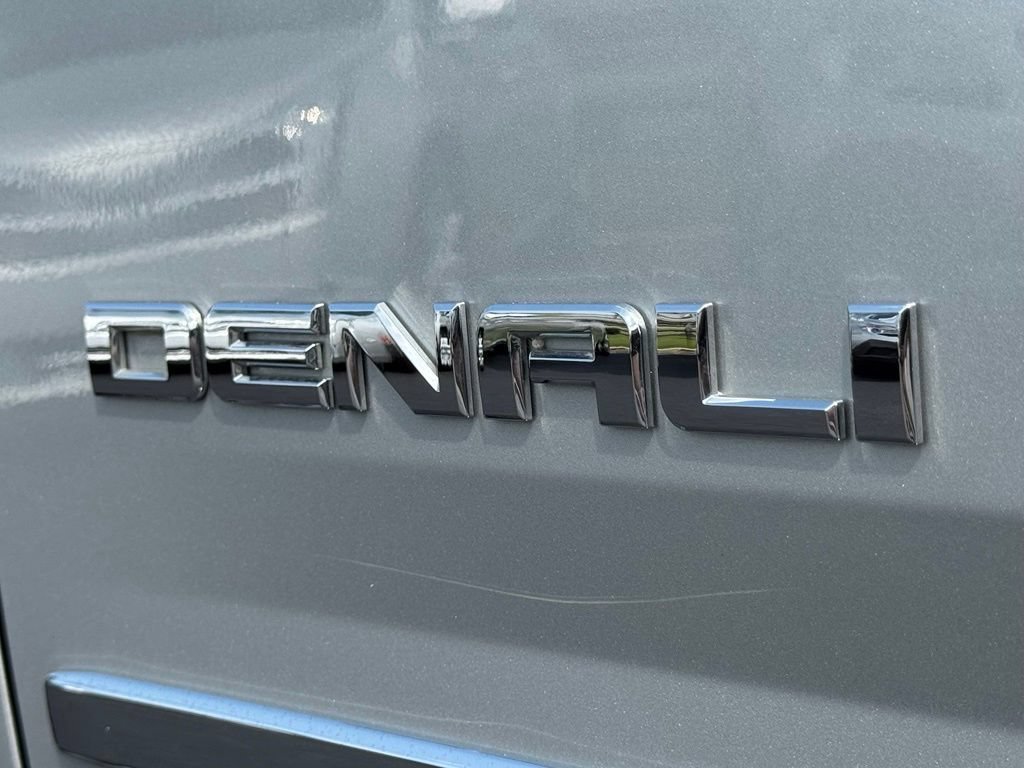 Used 2018 GMC Yukon Denali w/ Open Road Package AWD/4WD image 11