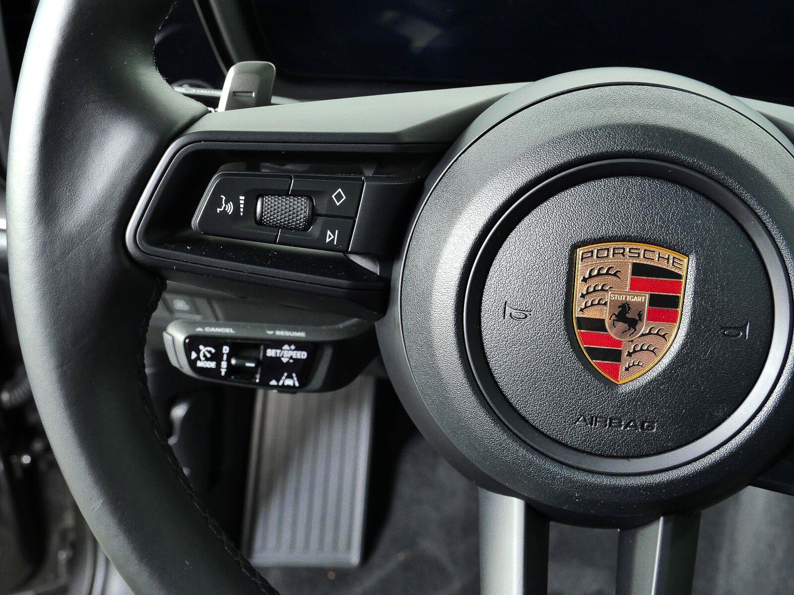 Certified 2024 Porsche Cayenne Coupe AWD/4WD image 11