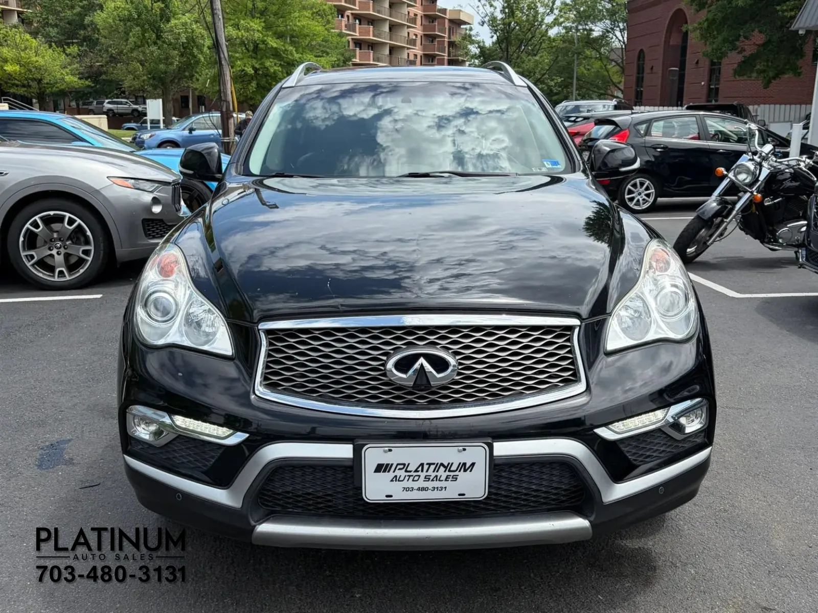 Used 2017 INFINITI QX50 2WD w/ Premium Plus Package image 4