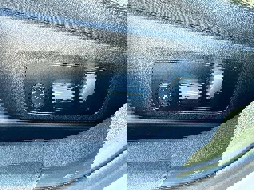 Used 2022 BMW 330e 330e iPerformance w/ M Sport Package image 15