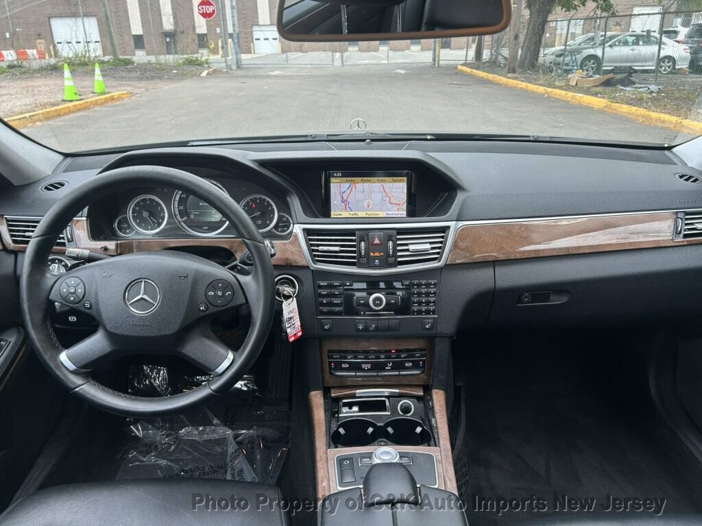 Used 2010 Mercedes-Benz E 350 4MATIC Sedan image 24