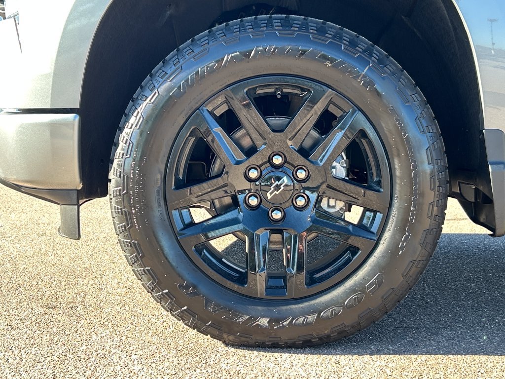 New 2026 Chevrolet Silverado 1500 Custom w/ Turbomax Blackout Package AWD/4WD image 26