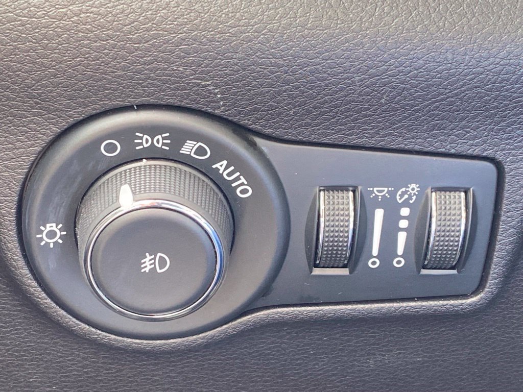 Used 2024 Jeep Compass Latitude AWD/4WD image 25