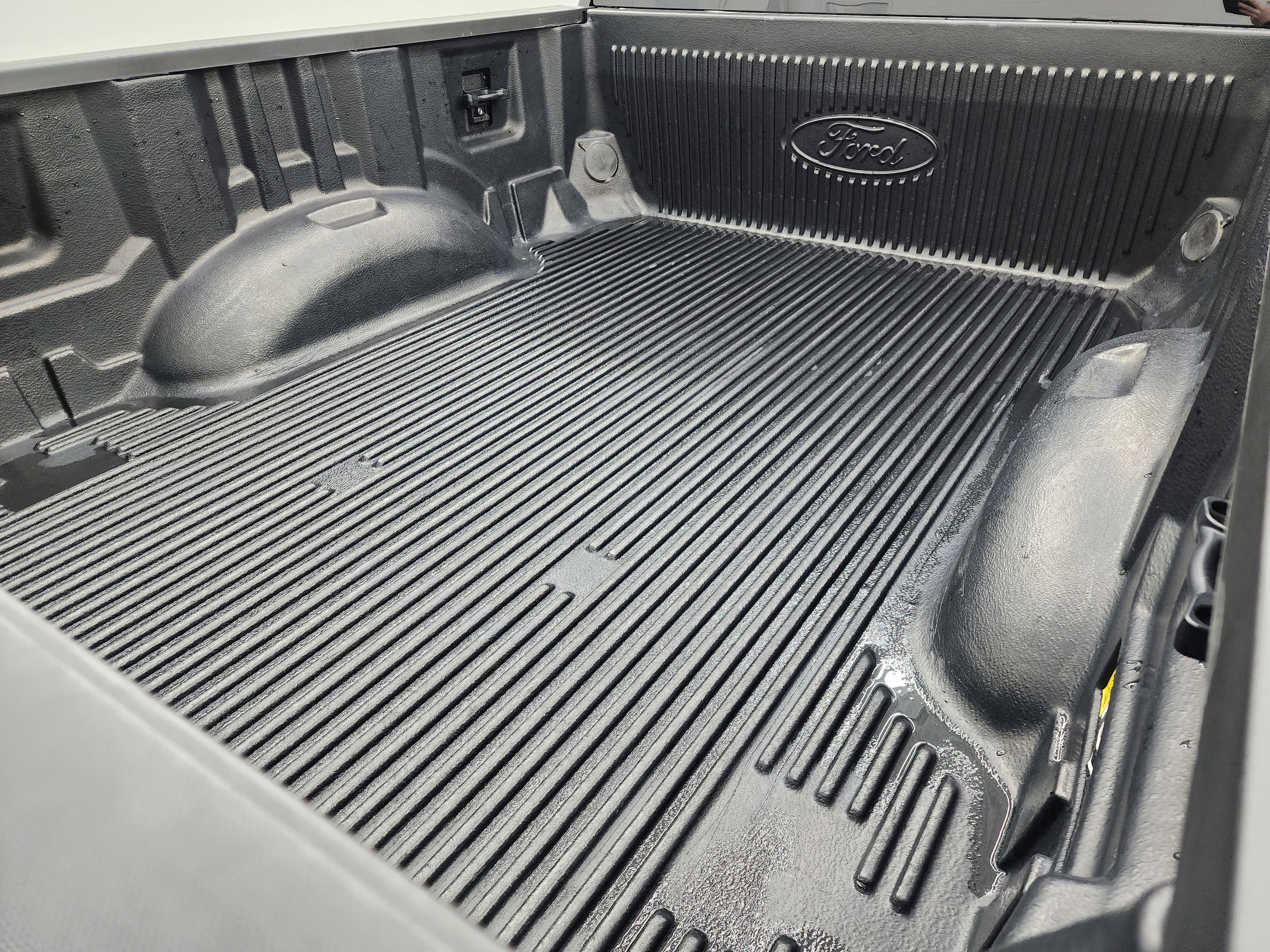 Used 2022 Ford F250 XLT w/ Black Appearance Package image 5