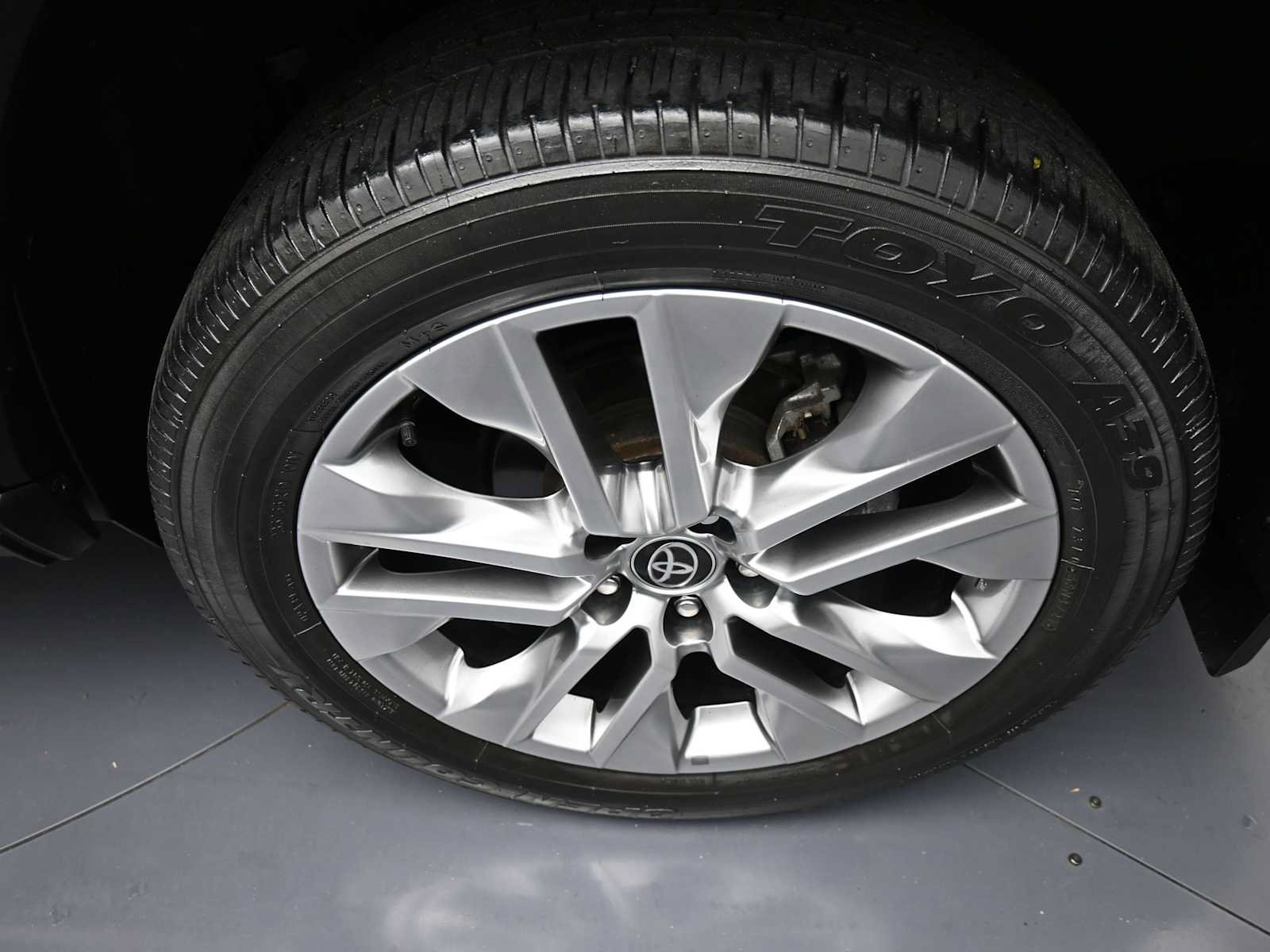 Used 2022 Toyota RAV4 Limited AWD/4WD image 15