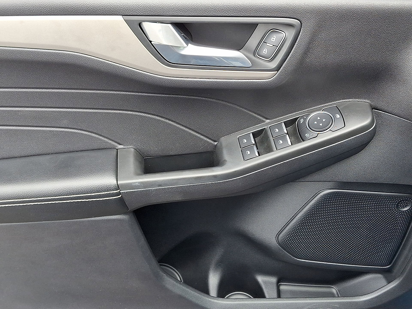 Used 2021 Ford Escape SE AWD/4WD image 10