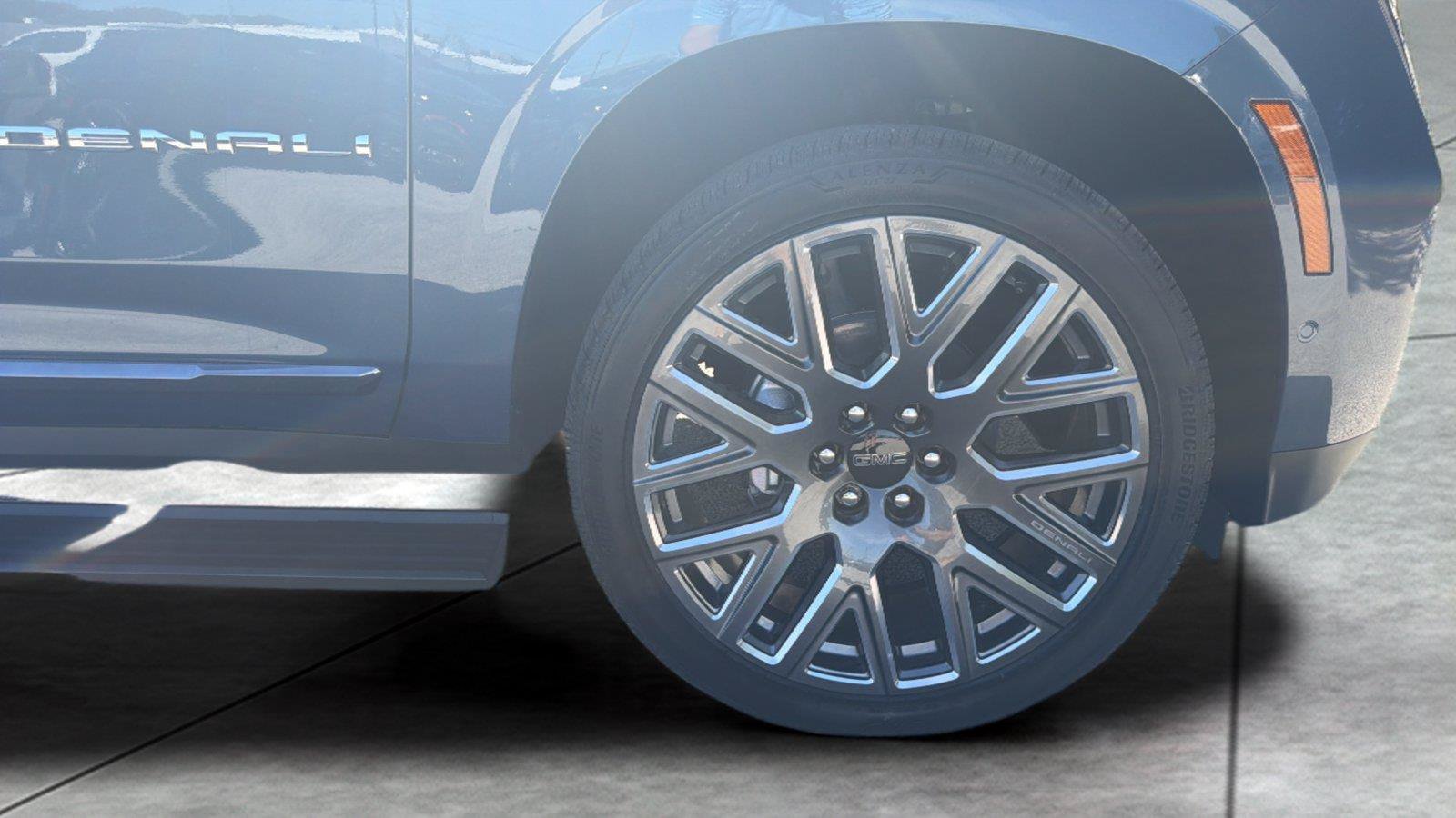 New 2027 GMC Yukon Denali Ultimate w/ LPO, Floor Liner Package AWD/4WD image 30