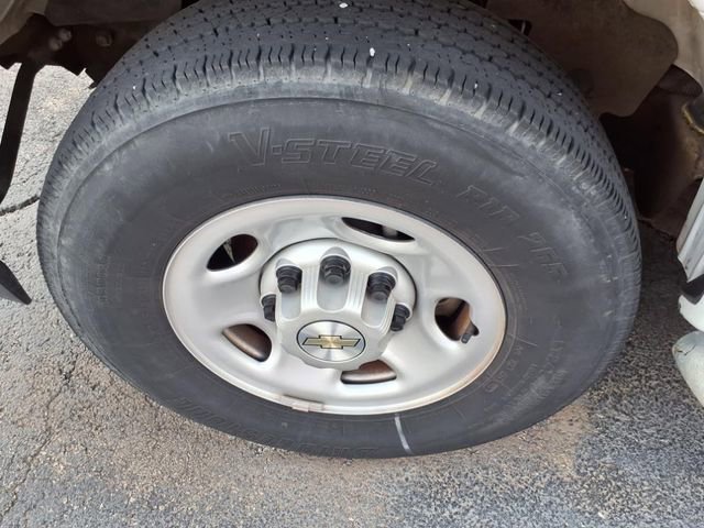 Used 2023 Chevrolet Express 2500 w/ Driver Convenience Package image 15