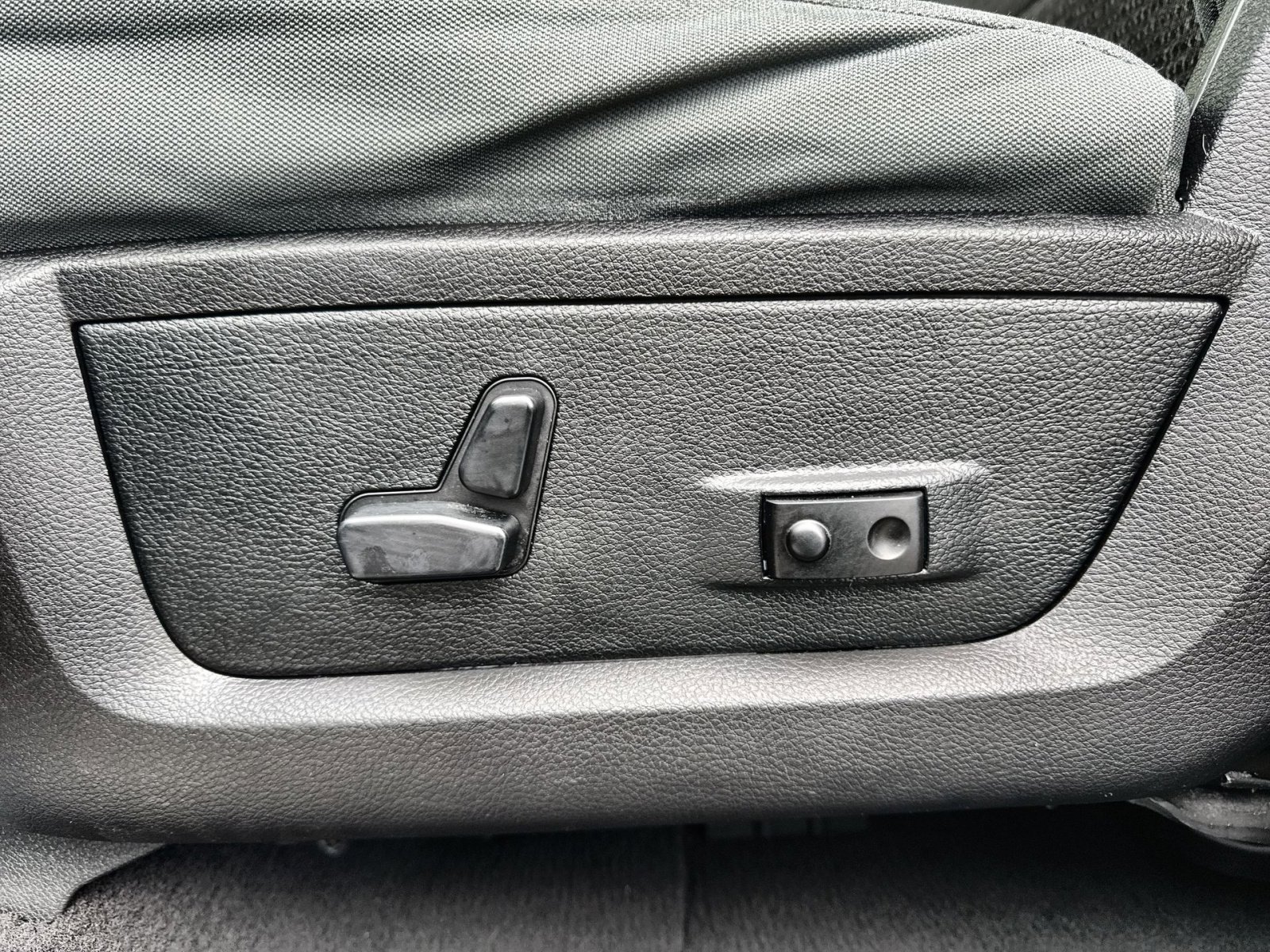 Used 2014 RAM 1500 Outdoorsman image 14