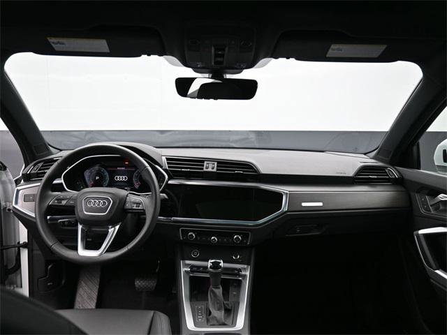 Certified 2025 Audi Q3 2.0T Premium Plus w/ Premium Plus Package image 30