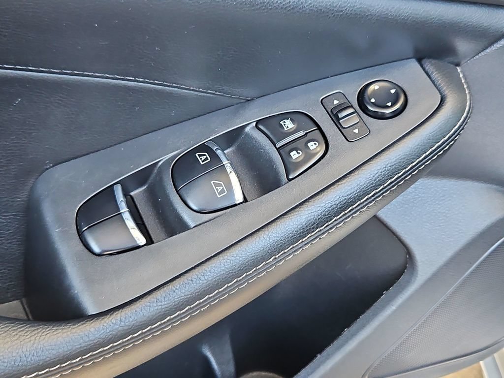 Used 2022 Nissan Maxima SV w/ Floor Mat Group FWD image 11