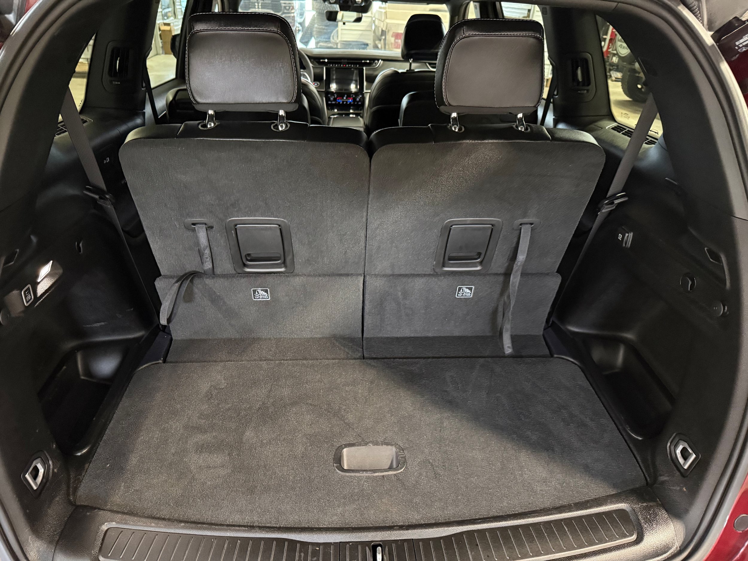 Certified 2025 Jeep Grand Cherokee L Altitude AWD/4WD image 32
