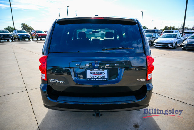 Used 2016 Dodge Grand Caravan SXT w/ UConnect Hands-Free Group FWD image 4