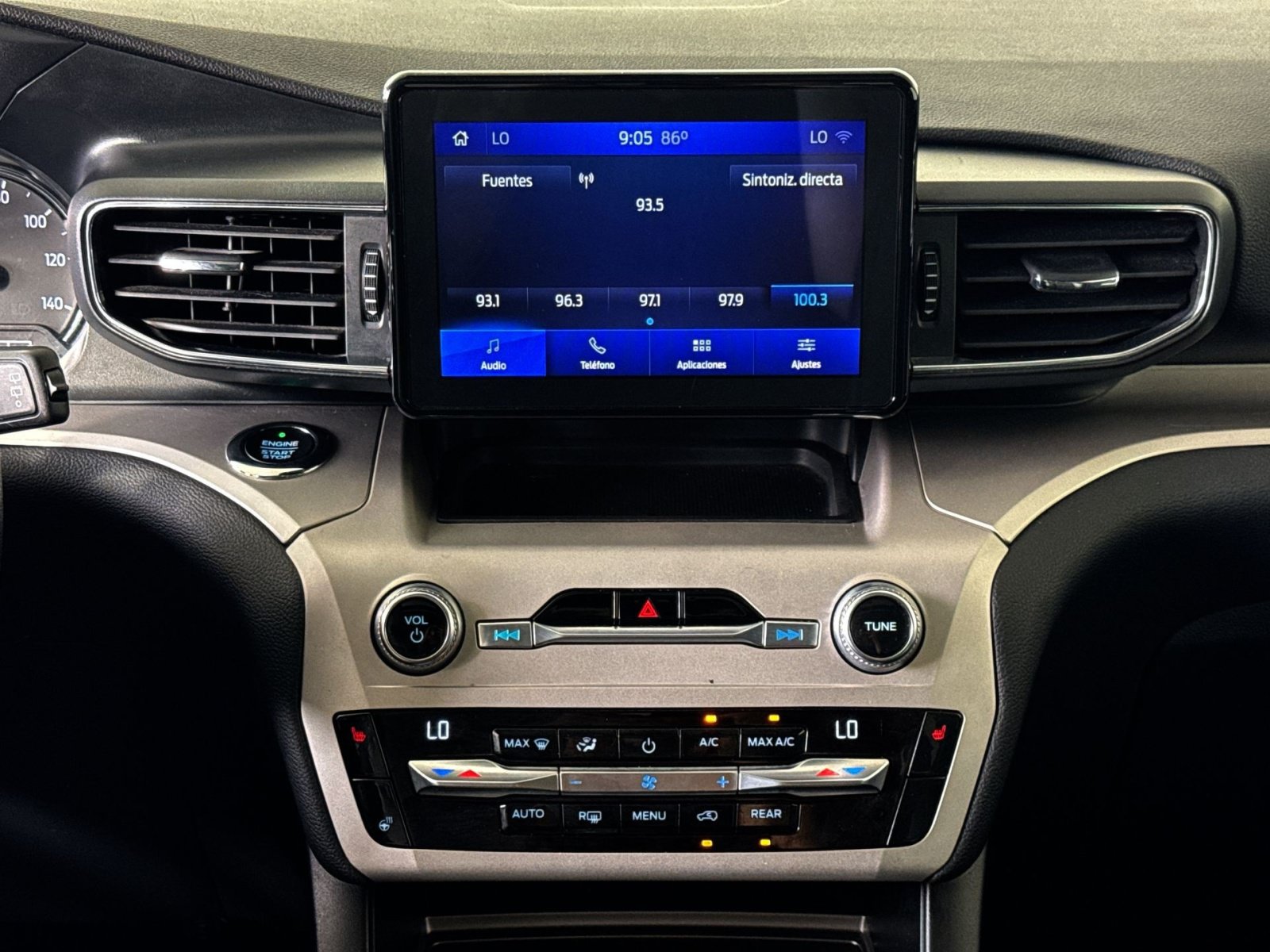 Used 2020 Ford Explorer XLT w/ Equipment Group 202A AWD/4WD image 18