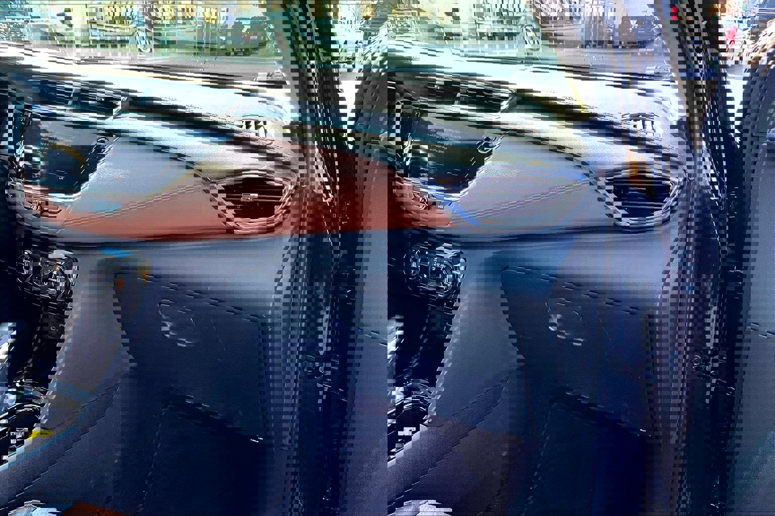 Used 2021 Buick Encore GX Essence w/ Advanced Technology Package image 16