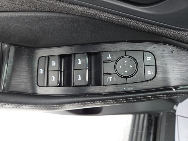 Used 2022 Nissan Rogue S image 43