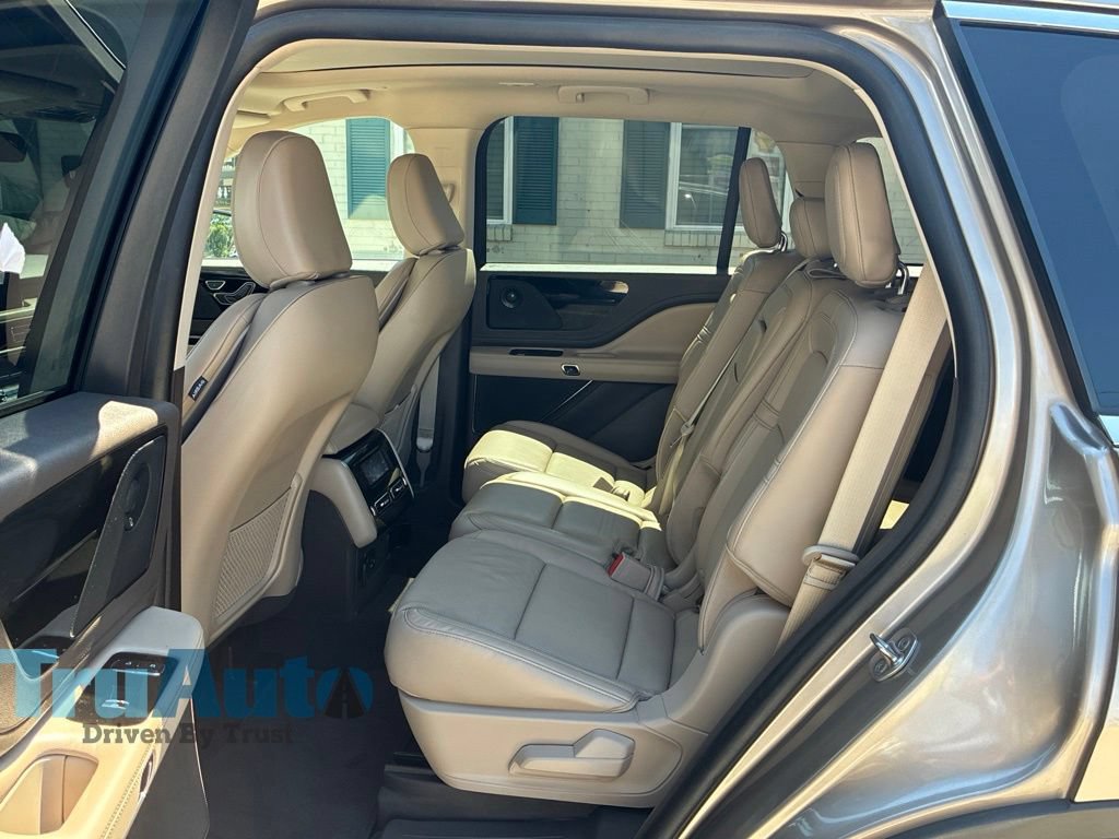 Used 2021 Lincoln Aviator Reserve w/ Equipment Group 201A AWD/4WD image 39
