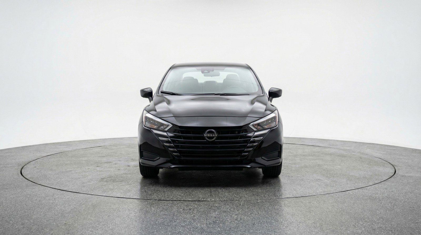 Used 2025 Nissan Versa SV image 2