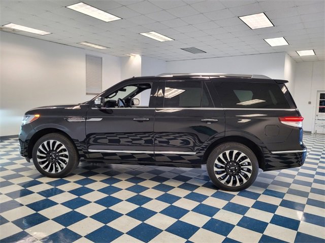Used 2024 Lincoln Navigator Black Label image 4