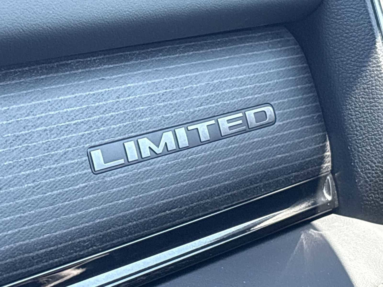 Used 2024 RAM 1500 Limited AWD/4WD image 20