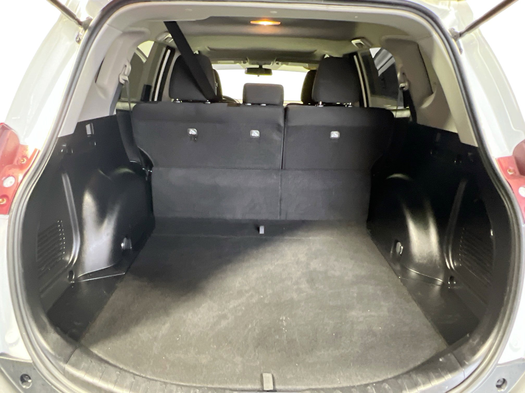 Used 2014 Toyota RAV4 XLE image 32